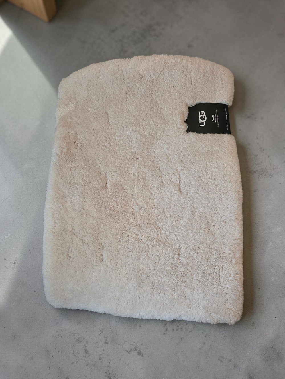 Ugg Poppy Bath Rug Cream Ivory 17" X 24" NWT